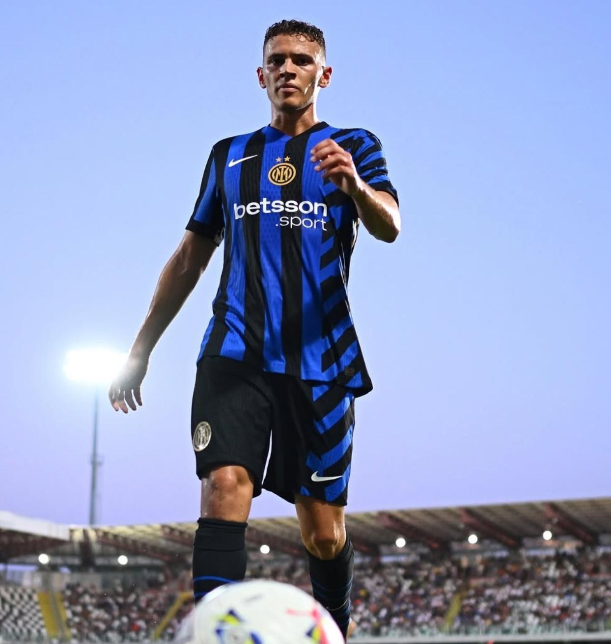 关于意甲赛程吃紧；休斯敦火箭冲刺阶段篮板制胜；球迷炸锅；赛季目标并未改变的信息