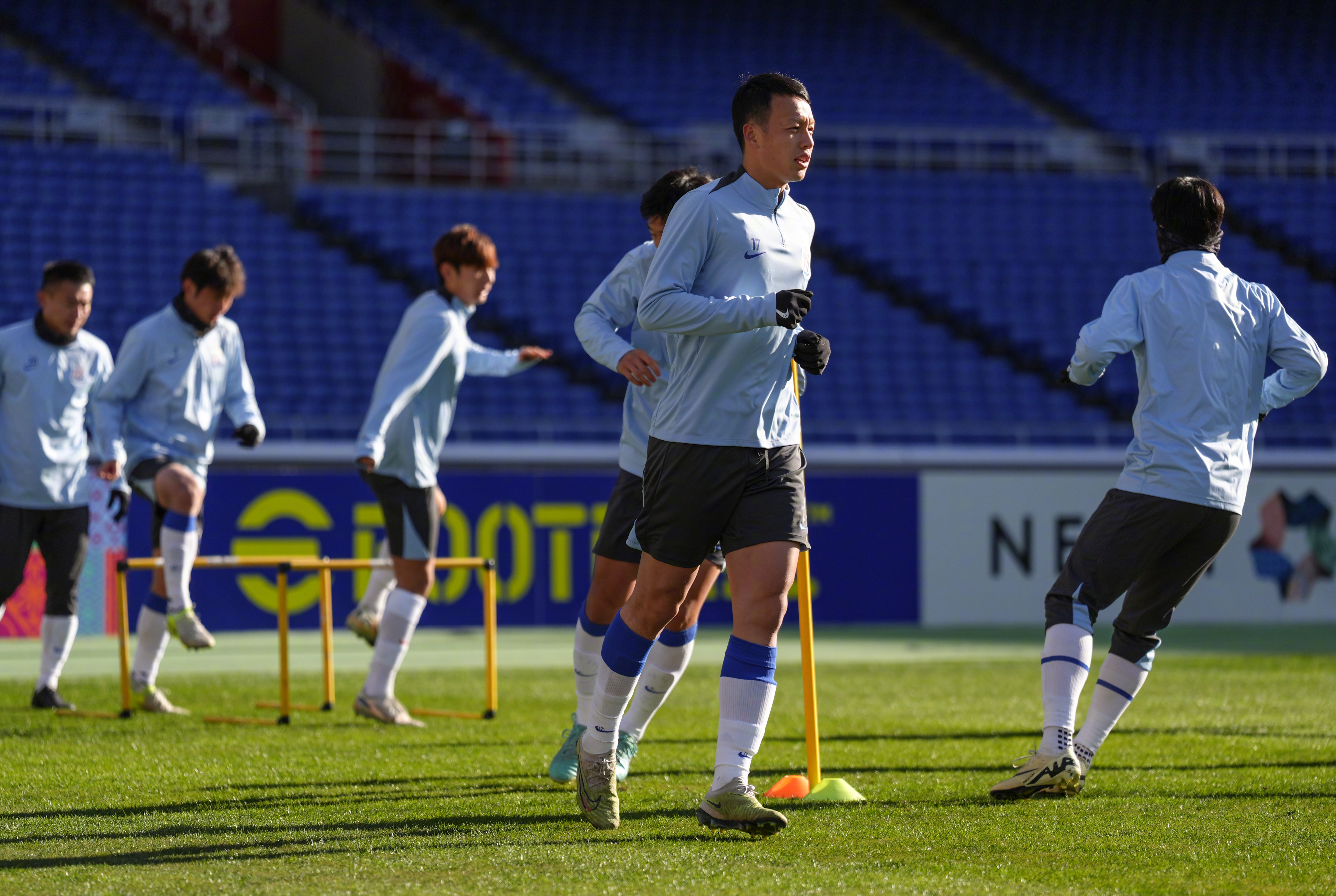 关于亚冠赛程吃紧，利物浦今晨远射贴柱，球迷炸锅，年轻球员得到机会的信息